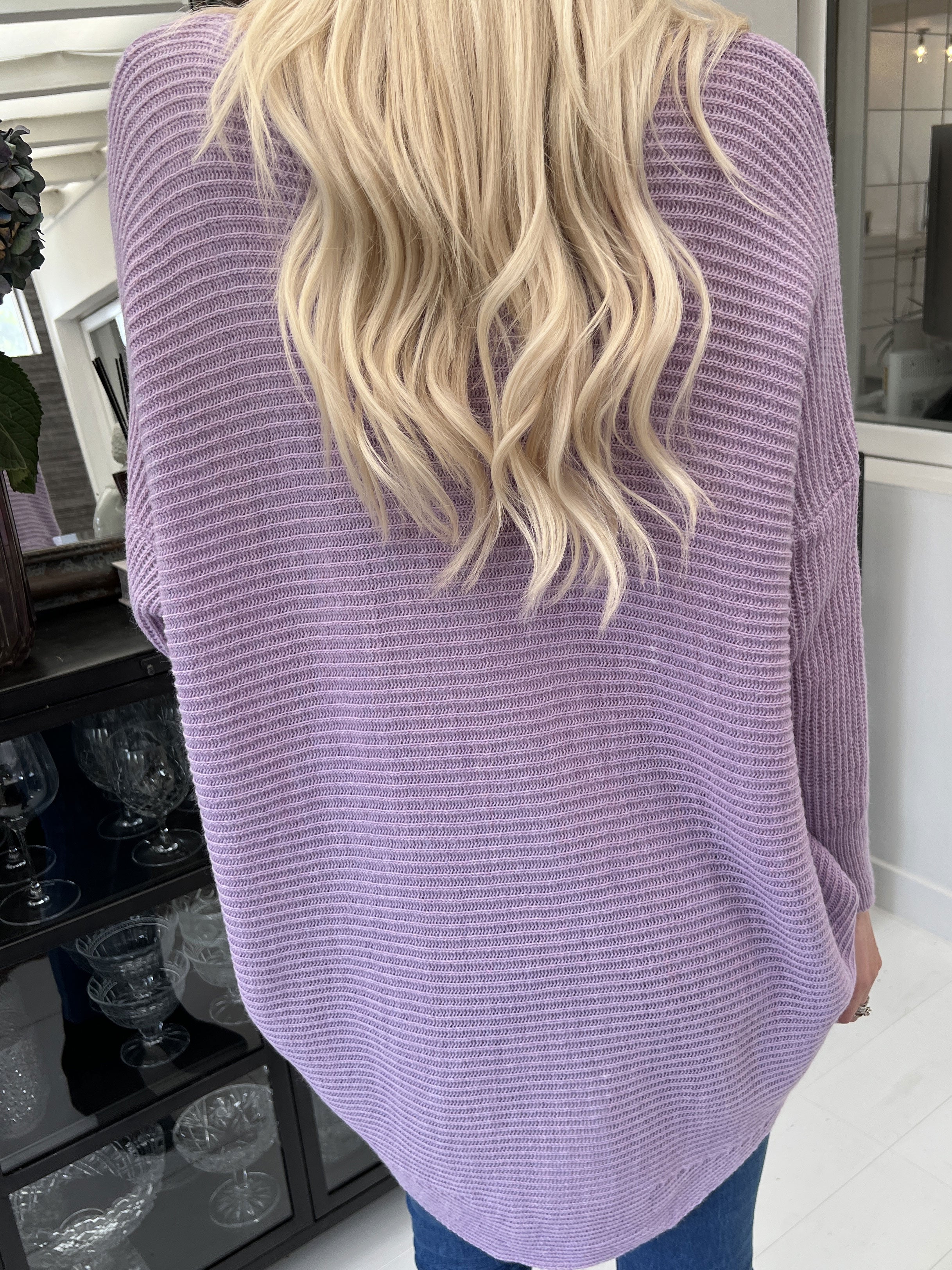 Teddy - Strikbluse med tætsiddende ærmer